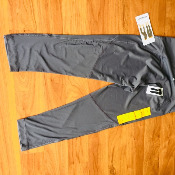 Cropped yoga pants - Picture 3 of 4